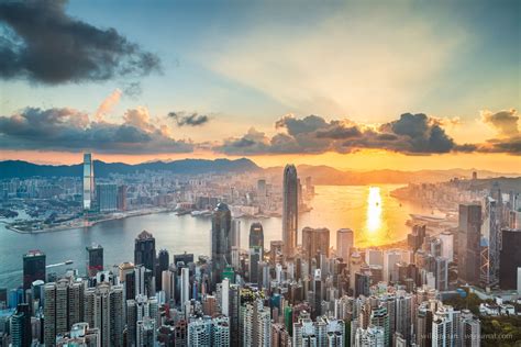 A Spectacular Sunrise at Victoria Peak, Hong Kong | WT Journal