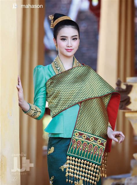 Ghim của Rice In Water trên Lao Sinh Couture Collection | Thời trang ...