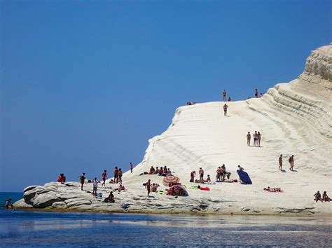 Agrigento | Beaches in the world, Italian beaches, Beautiful places to ...