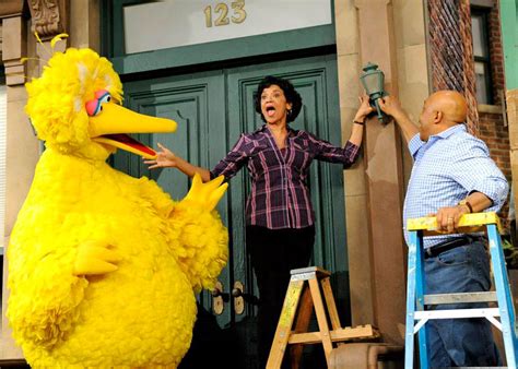 Sonia Manzano's 7 favorite episodes as Maria on Sesame Street | EW.com