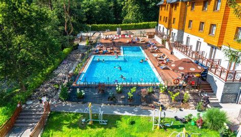 Hotel z basenem zewnętrznym w górach | Hotel Czarny Potok****