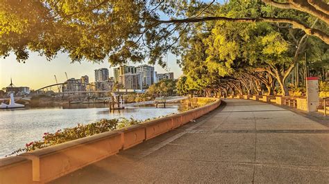 Running the Brisbane River Loop - Bicycle Queensland