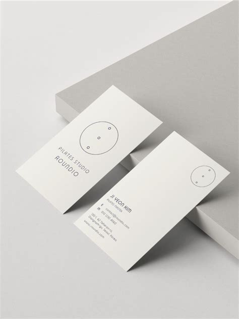 ROUNDIO - Creative Business card Design Inspiration