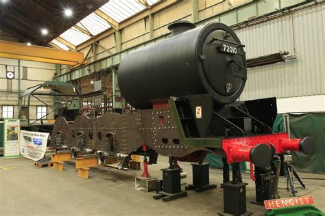 British new-build steam locomotive 72010 Hengist is beginning to take shape : r/TrainPorn