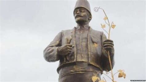Statue of Lenin given a Balkan makeover in Ukraine - BBC News