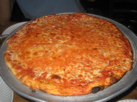 New Jersey’s Star Tavern: Raising The Bar (Pie) | I Dream Of Pizza