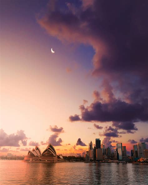 City Skyline on a Daybreak · Free Stock Photo