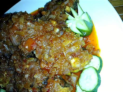 FAMILY JANNATI: IKAN BAUNG GORENG SAMBAL TOMATO