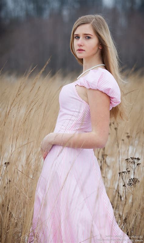 Photo of a natural blond 17-year-old girl photographed by Serhiy ...