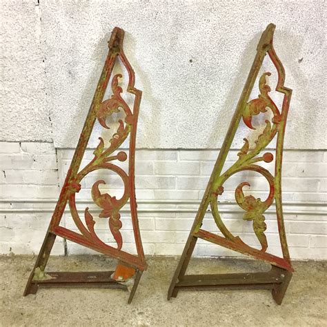 Pair of Victorian Cast Iron Porch/ Balcony Brackets (BRL-014-ENN) SOLD