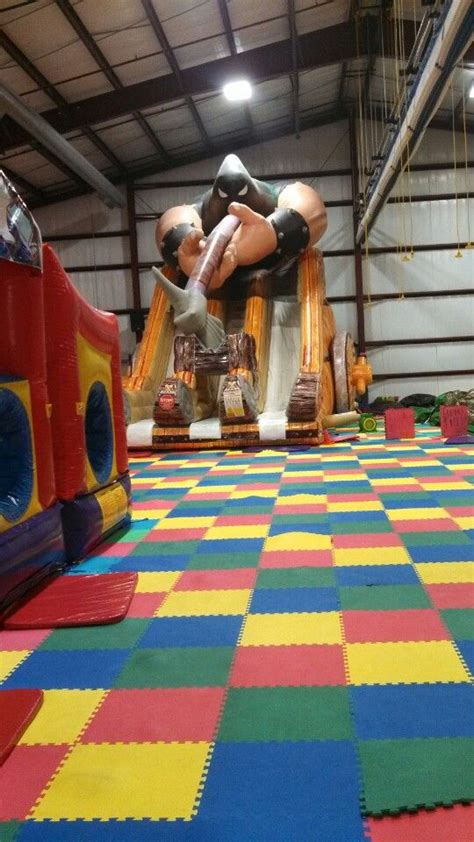 18 Best images about awesome jumping castles on Pinterest | Inflatable bouncers, Halloween and ...