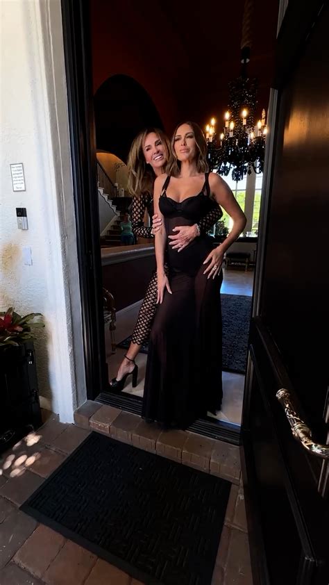 Paulina Gretzky wows in behind-the-scenes model photoshoot with mom Janet, 62, as fans gasp 'you ...