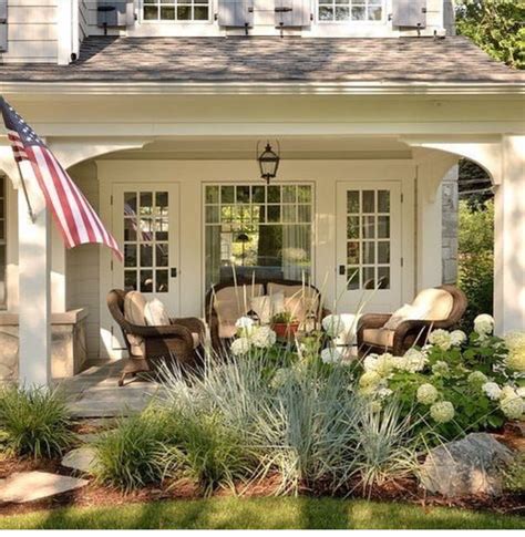 Pin by Ruth Dixon on Le Jardin | Porch landscaping, Farmhouse ...