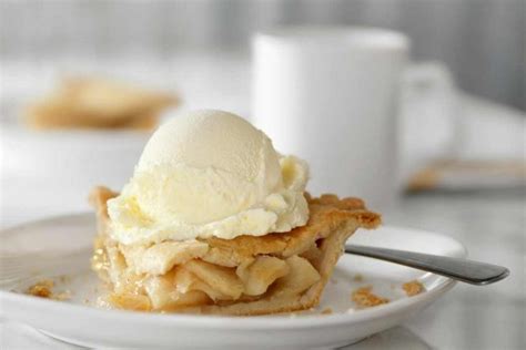 Homemade Apple Pie a la Mode Recipe - The Three Snackateers