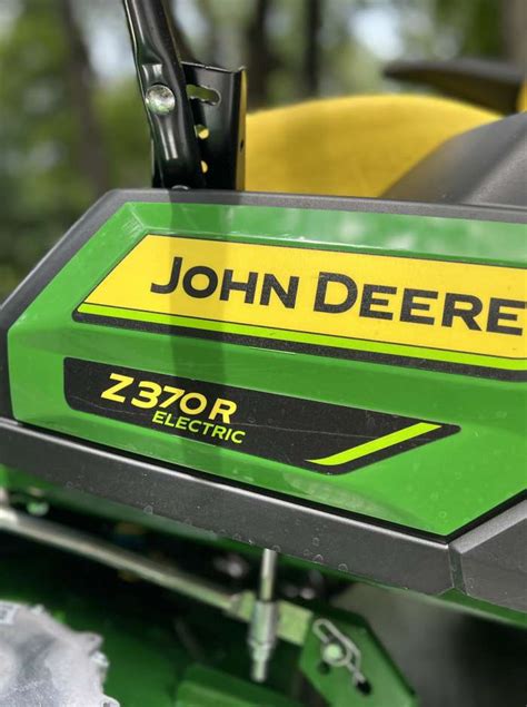 Review: John Deere's Z370R Electric ZTrak Riding Lawn Mower - Men's ...