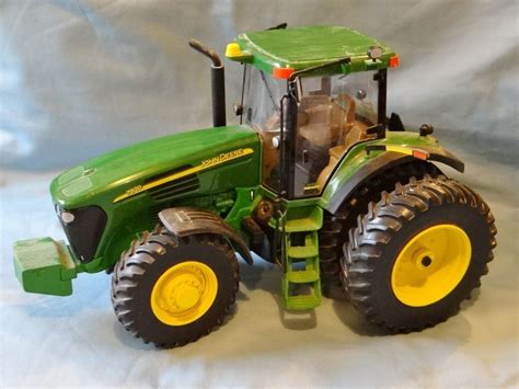 ERTL John Deere 7920 tractor w/ duals, 1/16 scale