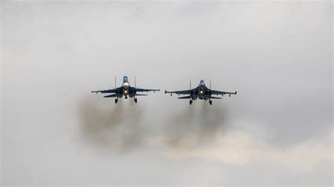 Russian jet intercepts two US B-52 bombers moving towards its borders ...