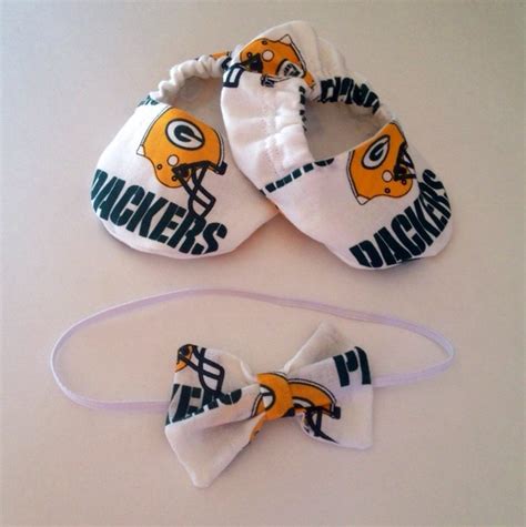 Green Bay Packers baby booties/shoes by NikkisNicsandNacks on Etsy