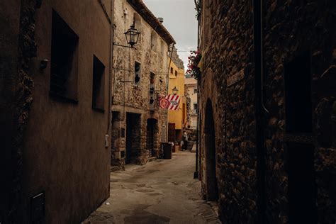 Alleyway Photo · Free Stock Photo