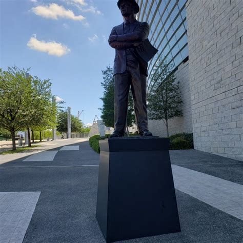 Tom Landry Statue - Sculpture Garden