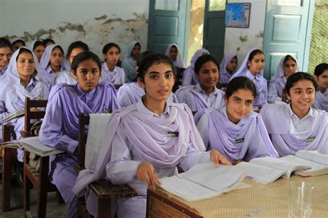 File:Girls in school in Khyber Pakhtunkhwa, Pakistan (7295675962).jpg