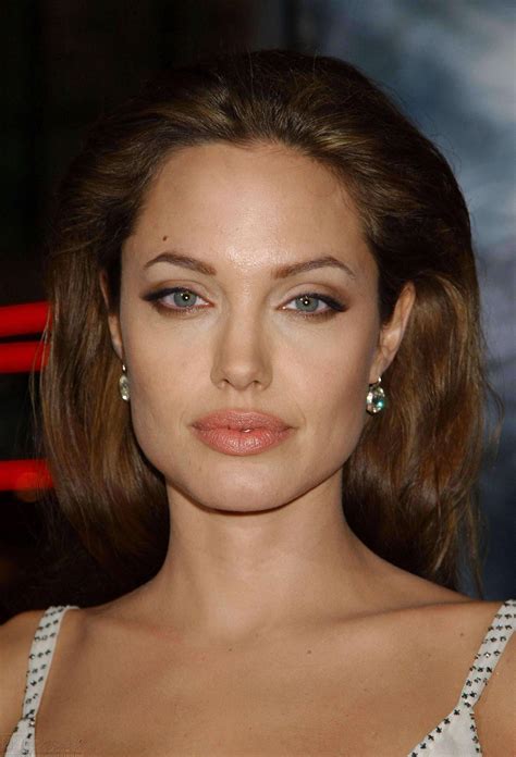 Dupa mastectomie, Angelina Jolie va face alta operatie de extirpare - TaBu