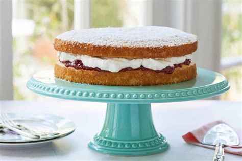 Classic Victoria Sponge Cake Recipe - Bigger Bolder Baking