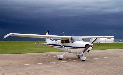 Cessna 175 Guide and Specs : Is The Skylark Easy To Fly? - Aviator Insider