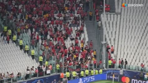 Juventus fans applaud the Benfica fans after the end of the game ...