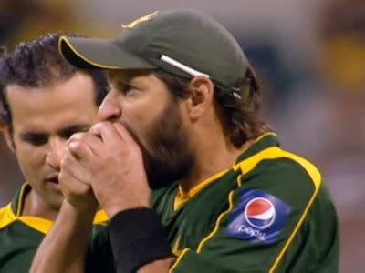 These Are The Most Famous Ball Tampering Attempts In Cricket History