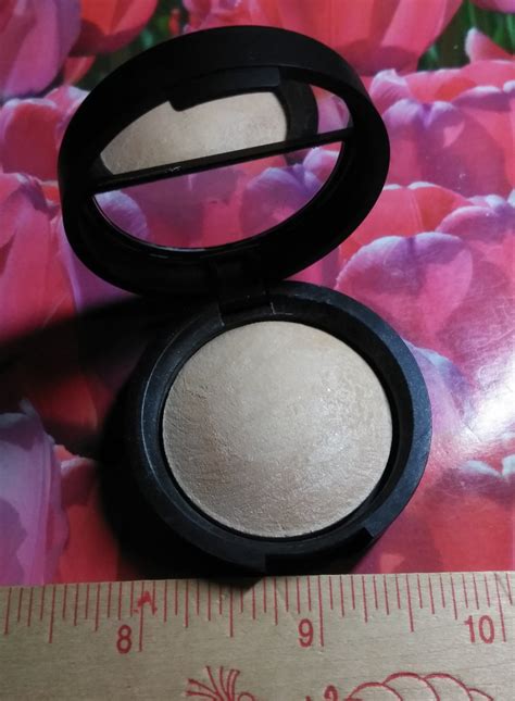 Laura Geller Baked Highlighter ~ FRENCH VANILLA ~ .06 oz Travel Size