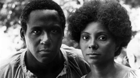 See "Roots" Star Leslie Uggams Now at 79 — Best Life