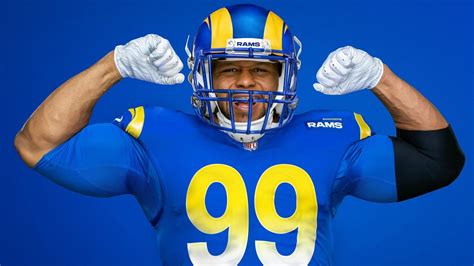 Aaron Donald Flip Book | New look, same AD. | By Los Angeles Rams