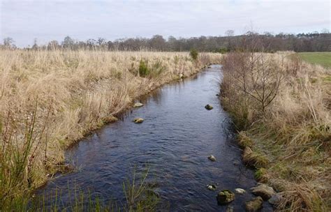 River channel, through Dunglass Island © Craig Wallace cc-by-sa/2.0 ...