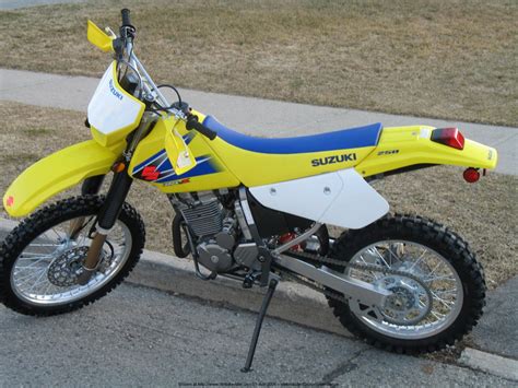 Suzuki Suzuki DR-Z 250 - Moto.ZombDrive.COM