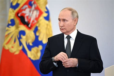 Vladimir Putin to run for yet another presidential term in 2024