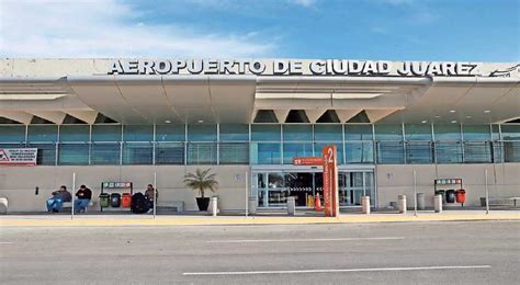 Por acumulación de hielo en la pista seguirá cerrado el aeropuerto en ...