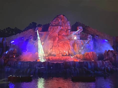 Fantasmic is BACK - Here's What Parents Need to Know About This ...