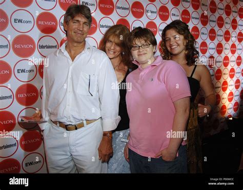 Eric roberts wife hi-res stock photography and images - Alamy