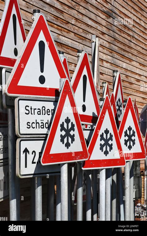 German road signs hi-res stock photography and images - Alamy