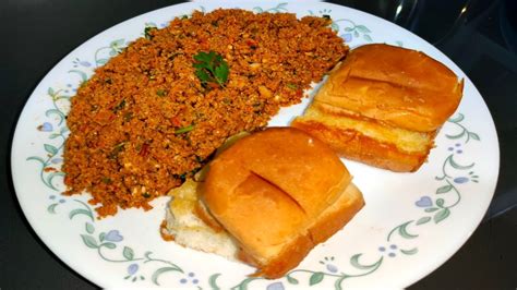 Simple Method for making Anda or Egg Bhurji Pav at HOME - YouTube