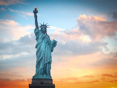 6 Iconic American Landmarks That Almost Weren't