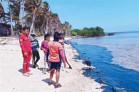 Mindoro oil spill reaches 3 barangays in Antique | Philstar.com