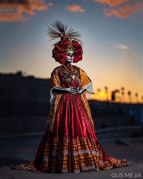 Full Catrina costume. No Mexico filter since it´s being busy with the US fires. - 9GAG