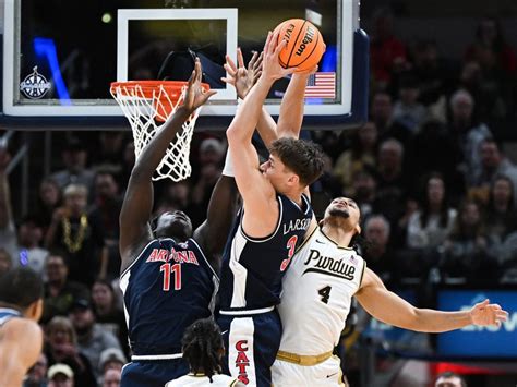 Zach Edey, No. 3 Purdue take down No. 1 Arizona | Reuters