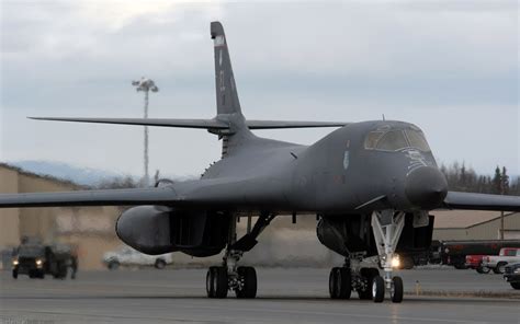 B-1B US Air Force (USAF) Bomber Aircraft | DefenceTalk Forum