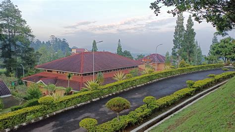 Indahnya Suasana Puncak Cisarua Bogor