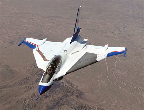 F-16XL - The Crank Wing Experiment - PlaneHistoria