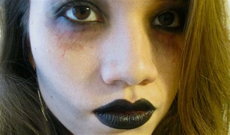 Easy Zombie Makeup That You Can Do With Products You Already Own (Braaaaaiiinnnss Sold ...