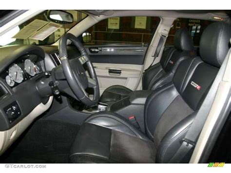 2006 Chrysler 300 C SRT8 interior Photo #46735371 | GTCarLot.com